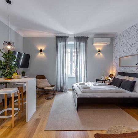 Adria Square Studios Rijeka Eksteriør billede