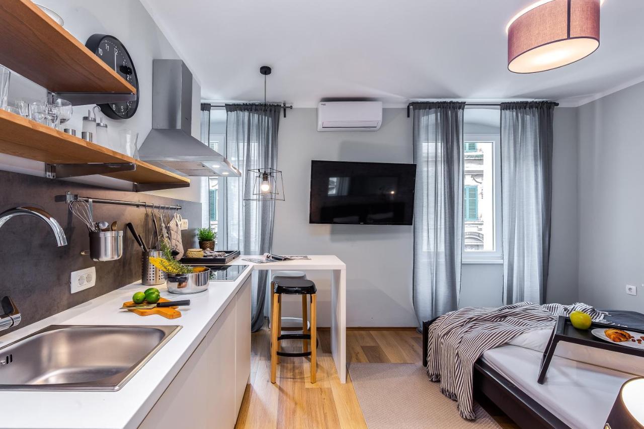 Adria Square Studios Rijeka Eksteriør billede