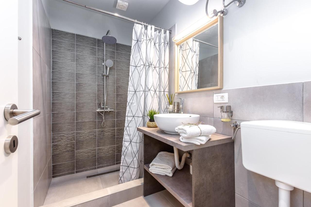 Adria Square Studios Rijeka Eksteriør billede