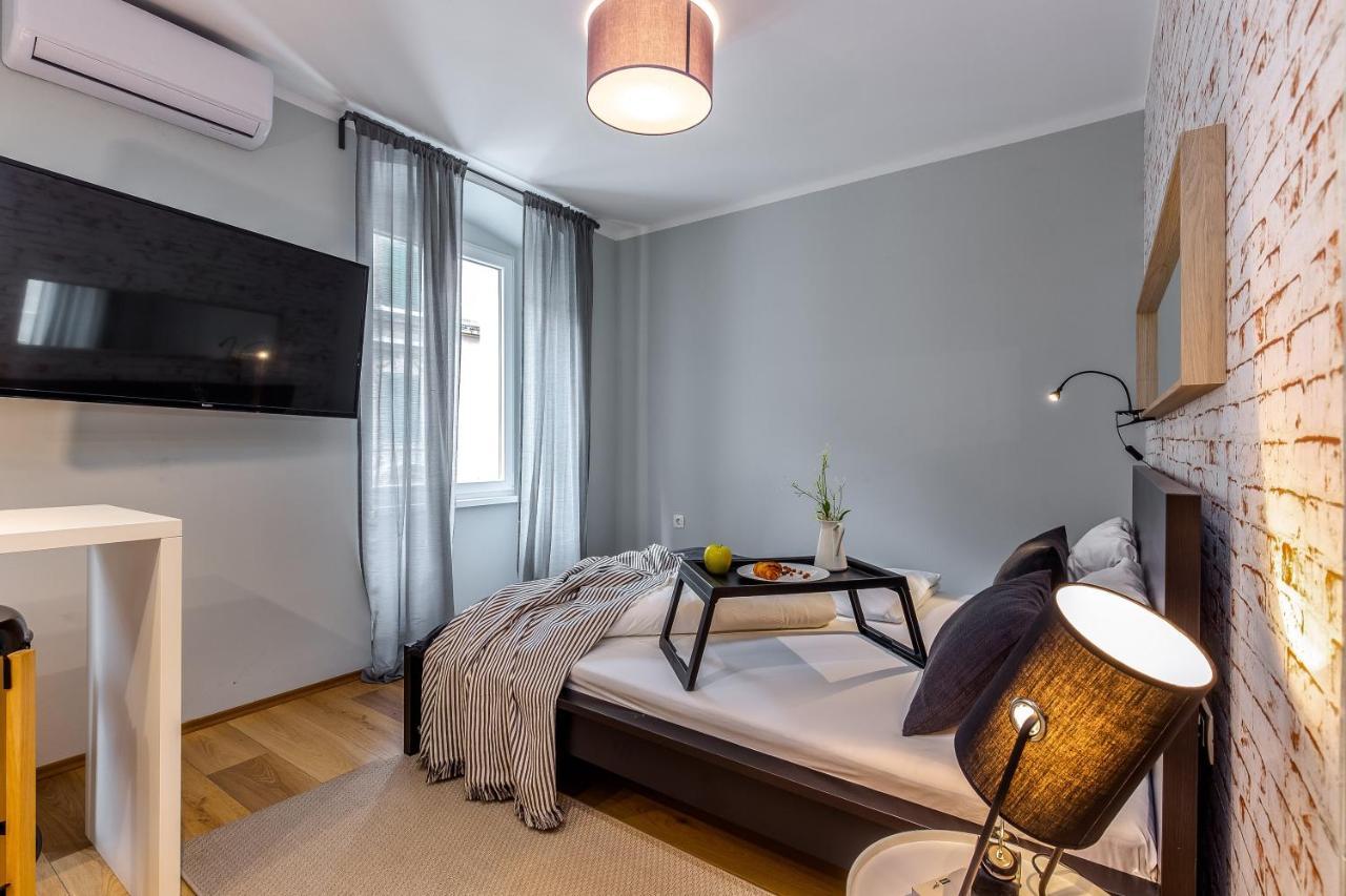 Adria Square Studios Rijeka Eksteriør billede