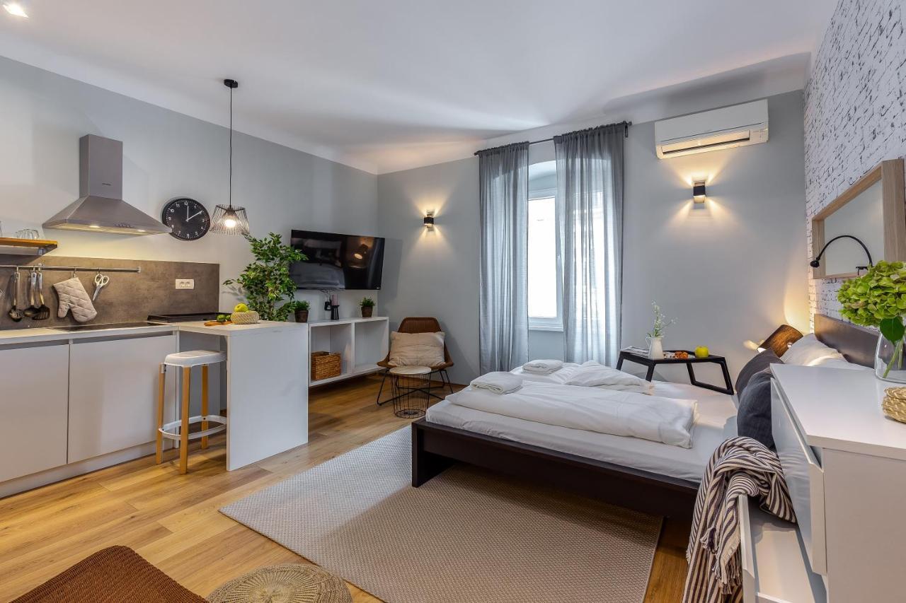 Adria Square Studios Rijeka Eksteriør billede