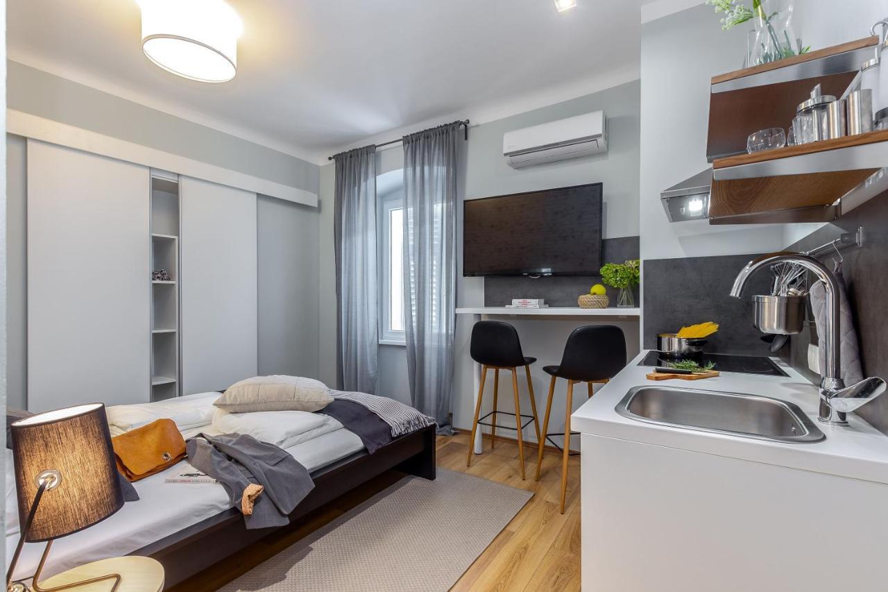 Adria Square Studios Rijeka Eksteriør billede