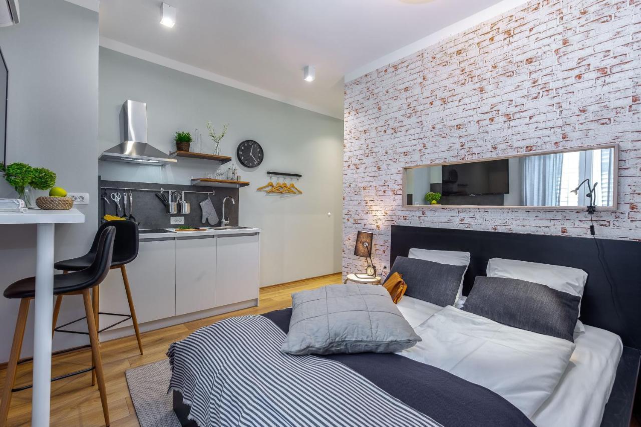 Adria Square Studios Rijeka Eksteriør billede
